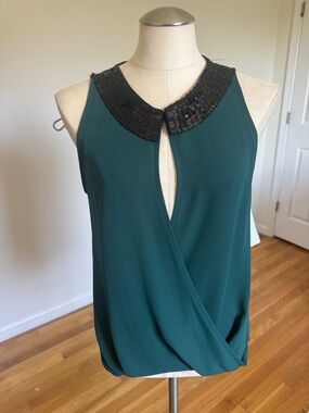 I.ner Sleeveless deep green Blouse with Black decorated Collar